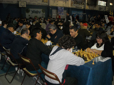 Muchos jugadores en la Copa Quilmes, en una de sus últimas ediciones.