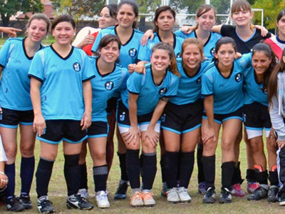 Las chicas comenzaron a disputar la renovada Liga Municipal.