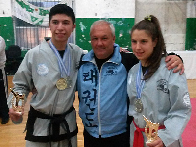 ARTES MARCIALES: Dos quilmeños conquistaron medallas de Oro en el Torneo Argentino de Taekwon-Do Tradicional disputado en Cañuelas.