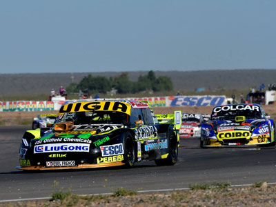 Gran carrera del Pato Silva y su Ford que consiguieron el triunfo en Neuquén.