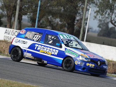 Tomás Fineschi se prueba en el autódromo de Buenos Aires dentro de la Clase 3.