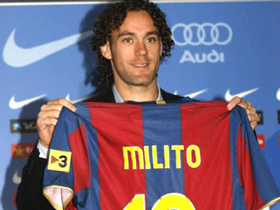 Gaby Milito se dará el gusto de continuar formando parte del plantel del Barça.