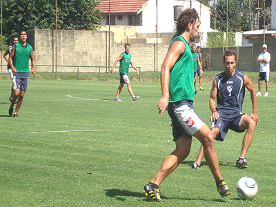 Fontanini y Torres, dos de los titulares contra Tigre, durante una práctica.