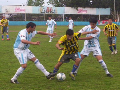 Argentino no tuvo piedad de Ballester, al que goleó en la Barranca.