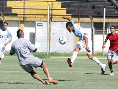 Argentino de Quilmes venció en dos amistosos a Comunicaciones.