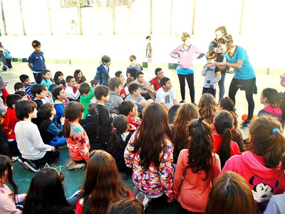 Muchos chicos formaron parte de la actividad en Cooperarios.