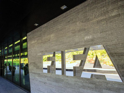 La FIFA mide los riesgos del regreso a la actividad competitiva.