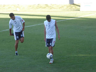 Vázquez y Goñi, dos de los jugadores del QAC ante Riestra.