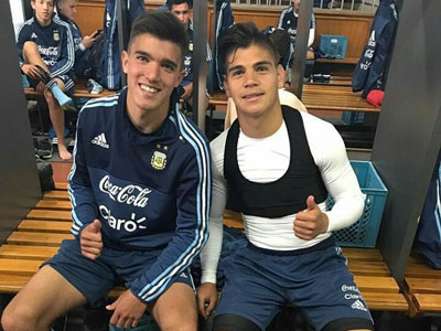 Los dos juveniles del QAC con los colores de la Selección Argentina.