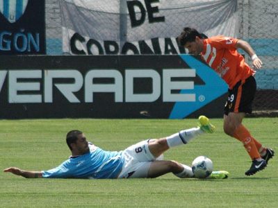 El defensor Martín Ortiz llega proveniente de la UAI Urquiza, actual campeón de la C.