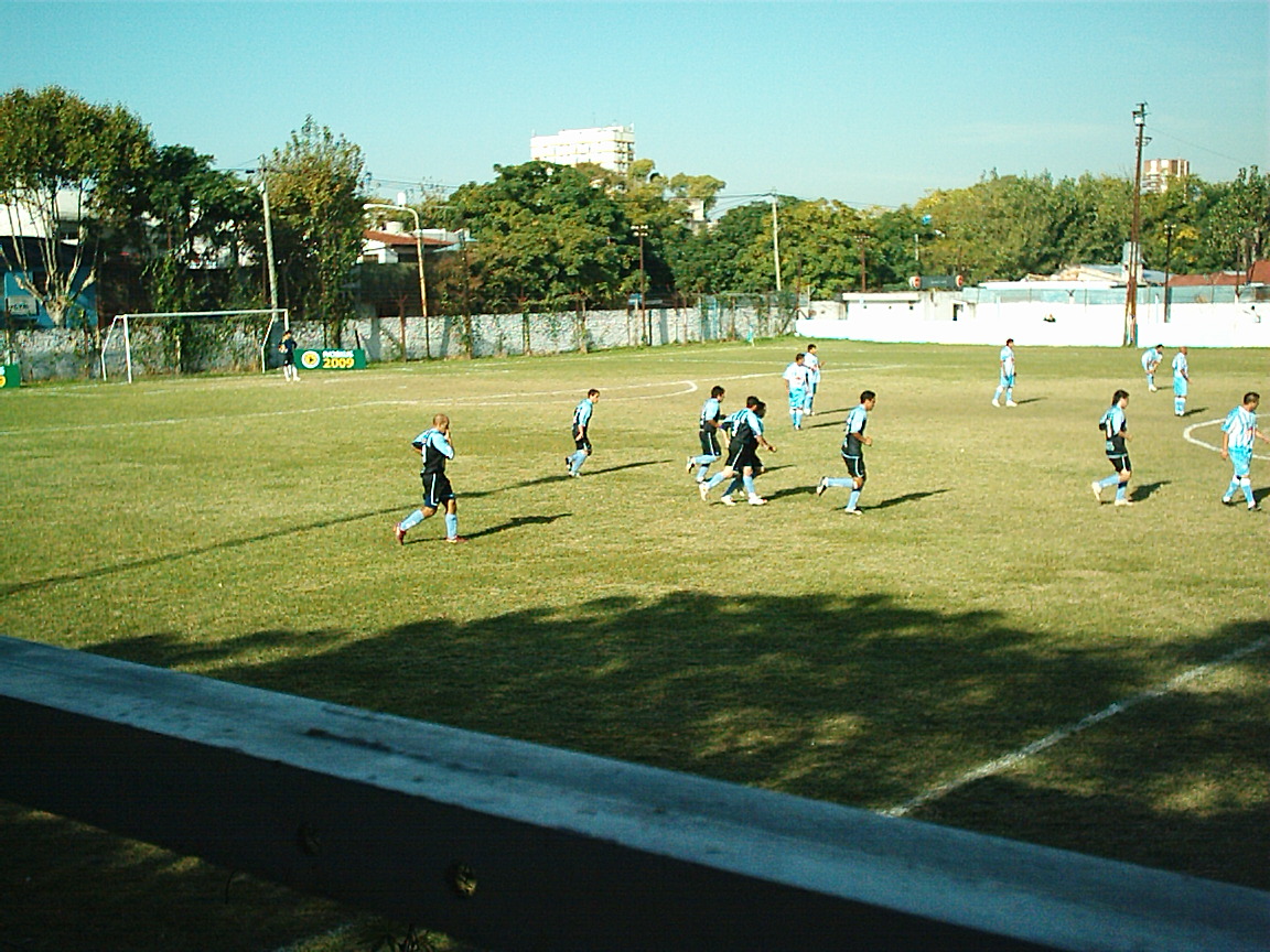 Argentino de Quilmes se hizo fuerte en Villa Lynch.
