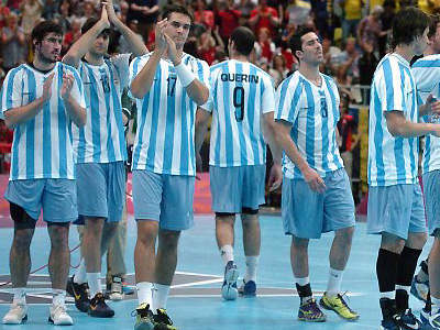Argentina enfrenta mañana a Brasil por el segundo encuentro del Grupo A.