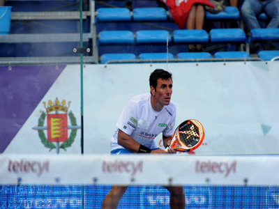 Gustavo Pratto pasó por La Coruña y jugará en Santander.