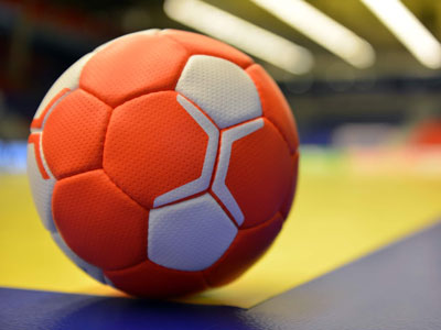 La pelota de handball se detuvo como todo el deporte a raíz del coronavirus.