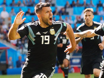 #Futbol | A pesar de ser víctima de decisiones tácticas insólitas, Sergio Agüero finalizó la Copa como goleador de la Selección Argentina en #Rusia2018. #Analisis #ElKunplio #DeportesEnQuilmes