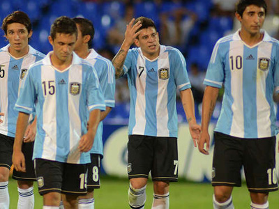 A pesar de ganarle a Colombia, Argentina se quedó afuera del torneo y mirará el Mundial por TV.