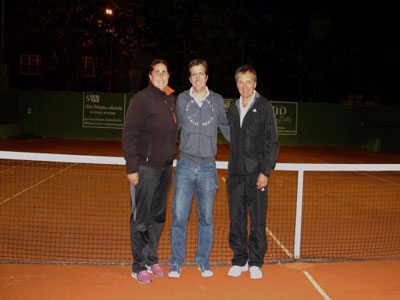 Nuevos directores de Tenis del QAC junto al Secretario de Deportes Amateurs.